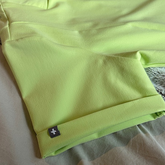 Figs Lime Green Scrub Set - Picture 5 of 8